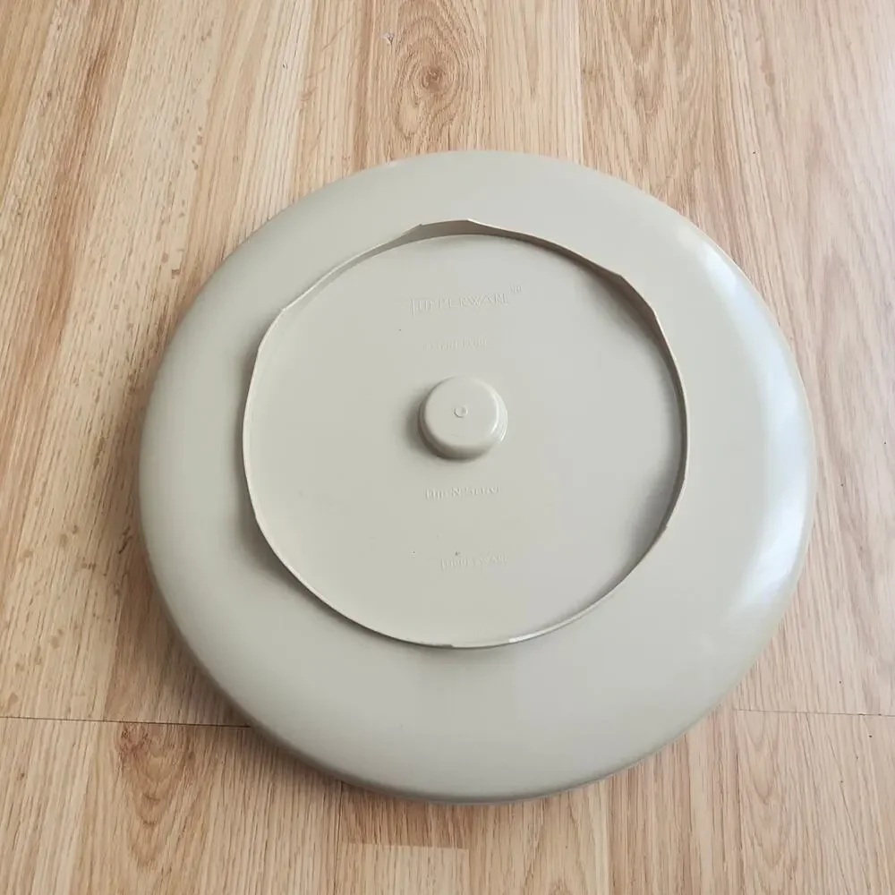 Vintage‎ Tupperware Dip N Serve 492-2 Beige Round Chip Veggie Tray Bowl Lid USA
